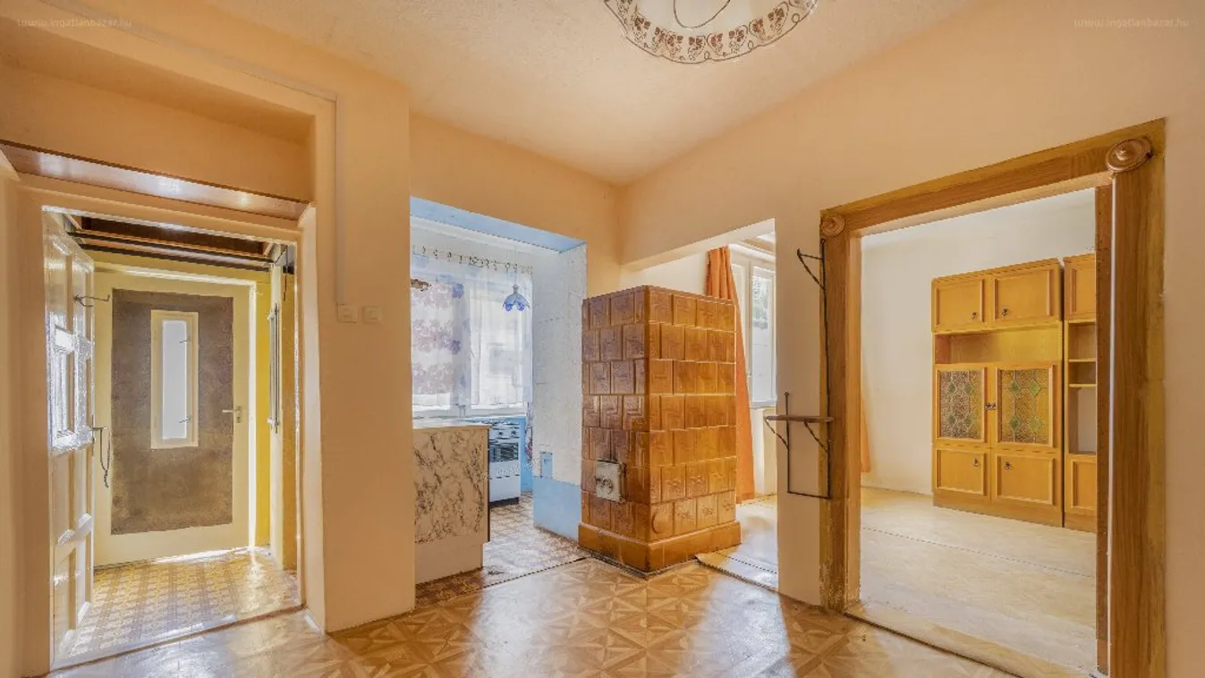 Pusztán 14 millióért valaki nagymarosi lakos lehet