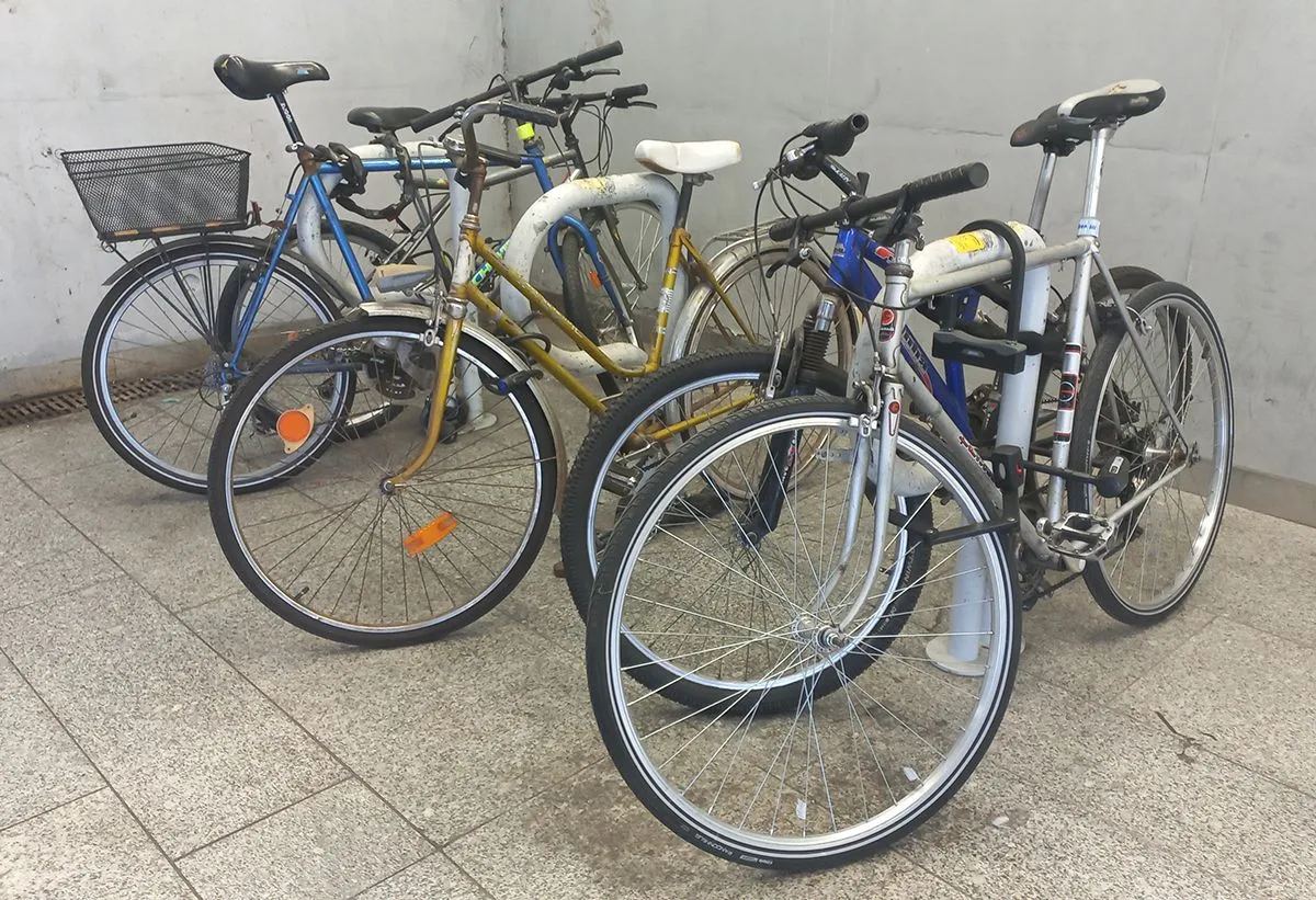 bicikli, kerékpár, bringa, lakat, D-lakat, lánc, zár,