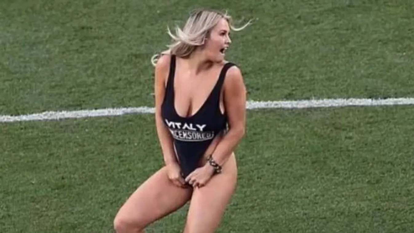 Óriási mellek ugrálnak, játszadozik a BL-döntő kebelcsodája