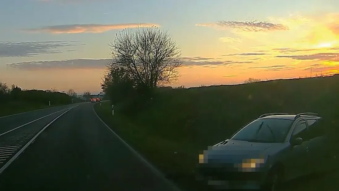 baleset, 6-os főút, Tolna megye, police.hu, rendőrség, árokban,