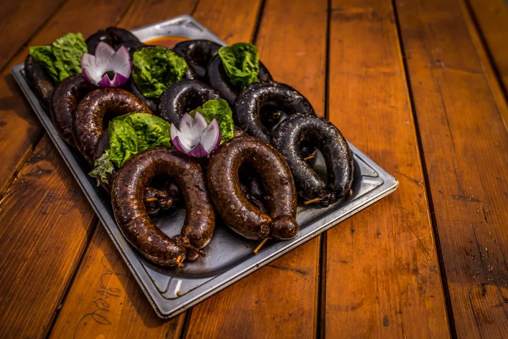 A hurka és kolbász sütése gyors és egyszerű, de van, hogy baki történik közben.