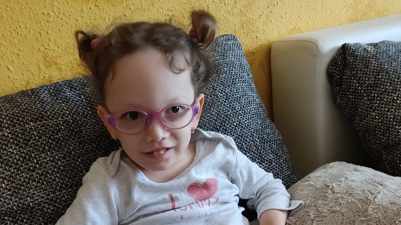 A világon csak 50 olyan beteg van, mint a 3 éves Szonja