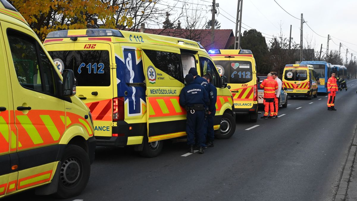 Itt vannak az első helyszíni fotók: 8-an megsérültek a XVII. kerületi buszbalesetben