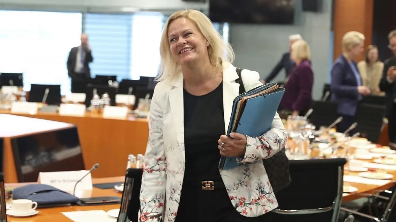 Hazugságon kapták a német belügyminisztert