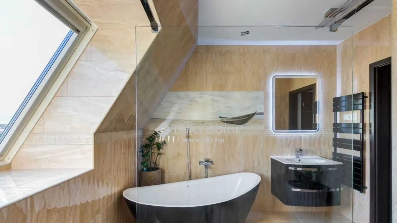 Amikor egy szigetszentmiklósi lakást a fürdőszoba ad el