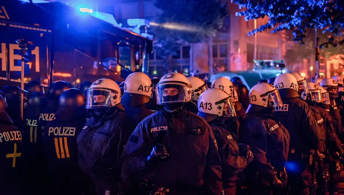 Sternschanze,Hamburg,-,Germany,July,6,,2017:,Policemen,Grouping,In