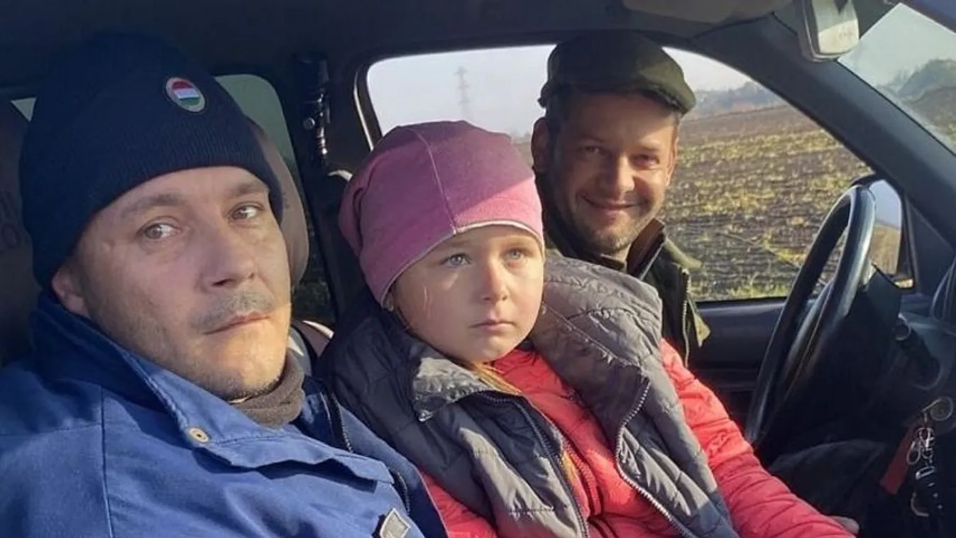 Zóra megkerülése után is a könnyeivel küzdött édesanyja