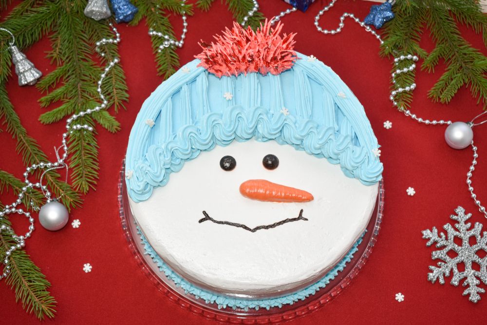 Cake,In,The,Form,Of,A,Snowman's,Face,For,New