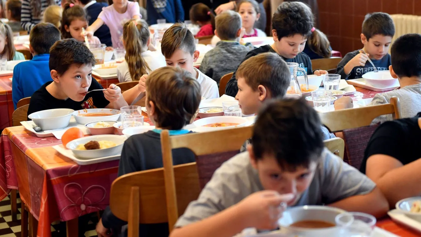 Magyarok vették meg a holland multitól a közétkeztető céget