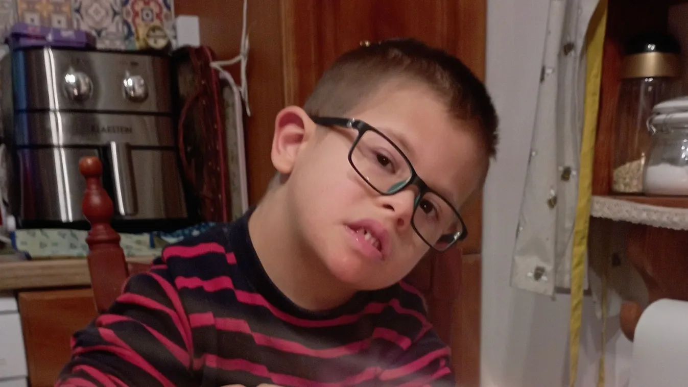 Így győzte le egymás után a betegségeket a 6 éves Miksa