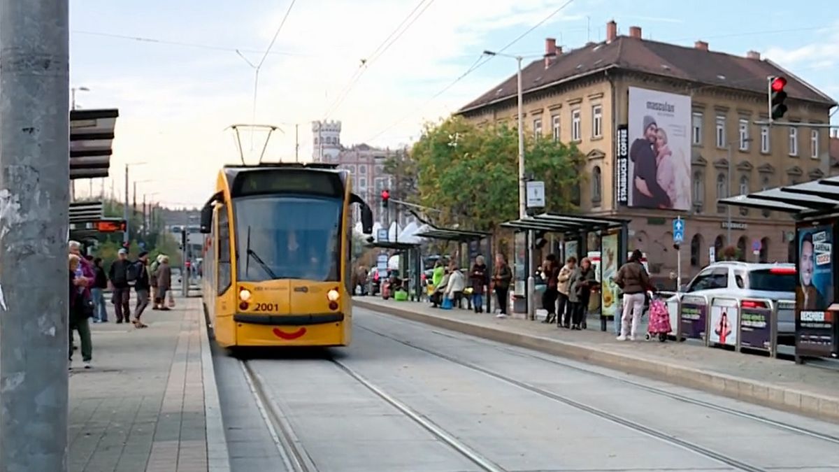 Megverte a villamosvezetőt egy banda Budapesten – Videó