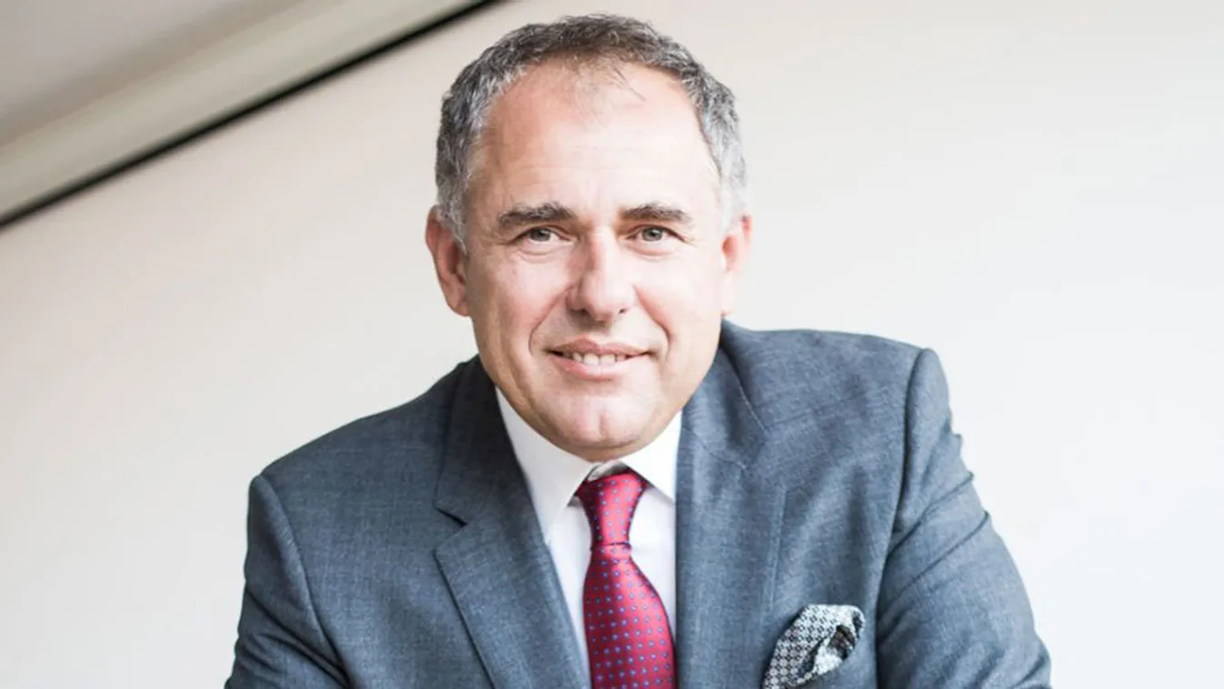 Wellnessközpontot épít a János-hegyen Trükkös Zotyó