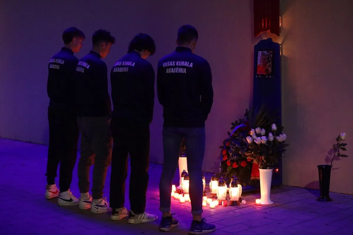 Mészöly Kálmán gyertyagyújtás