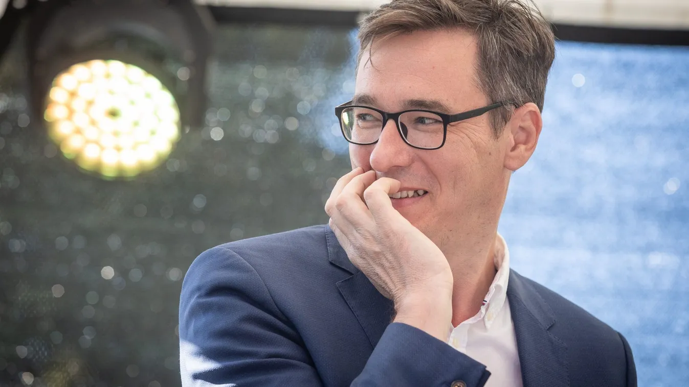 17 milliárdért akarnak vásárolni Karácsonyék