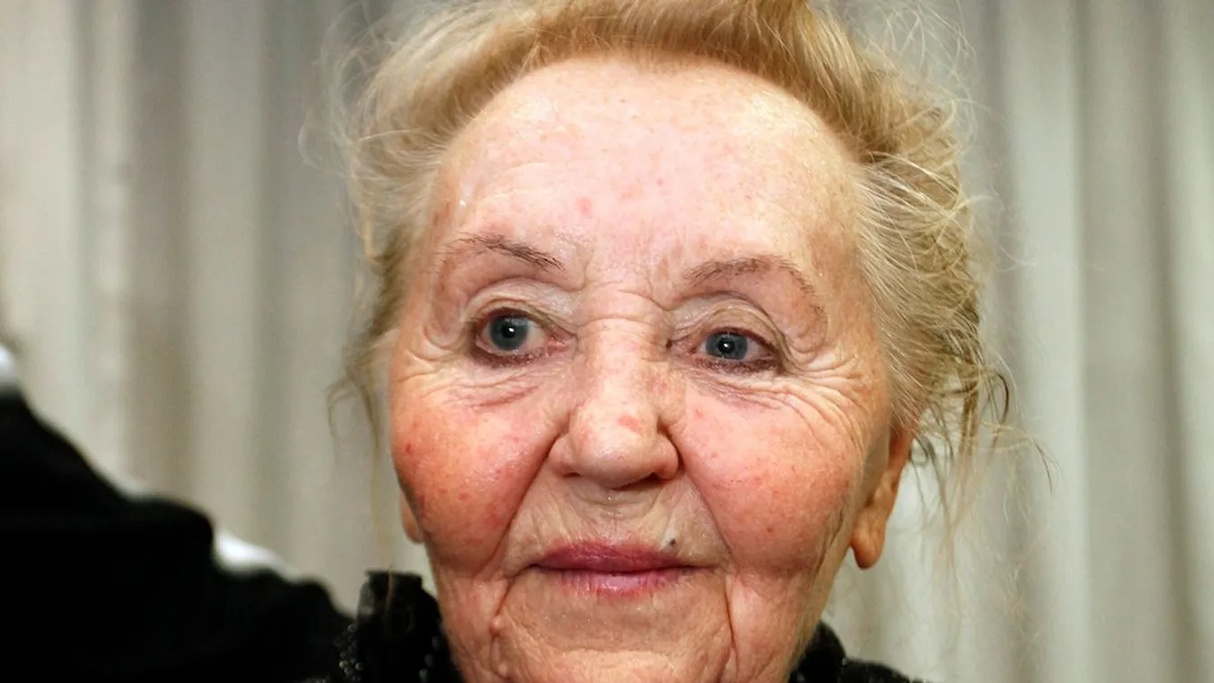 Sok szenvedés után már Jimmy mellett lehet Anna néni