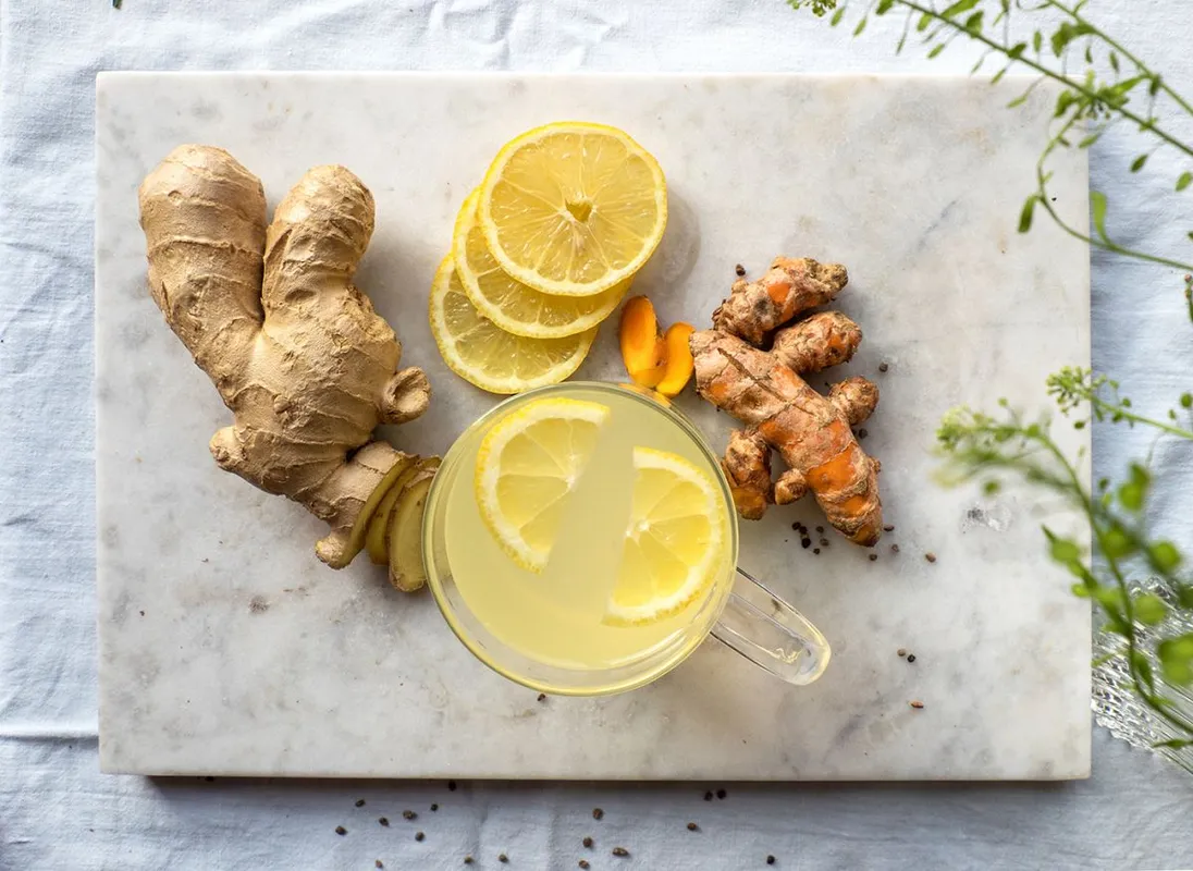 Marble,Board,With,Immune,System,Boosting,Ginger,,Lemon,And,Turmeric