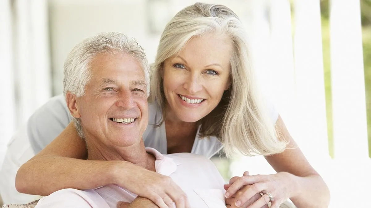 Portrait,Of,Romantic,Senior,Couple