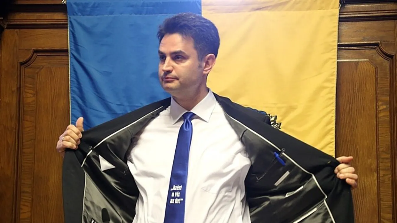 Belegabalyodott Márki-Zay a guruló dollárokba