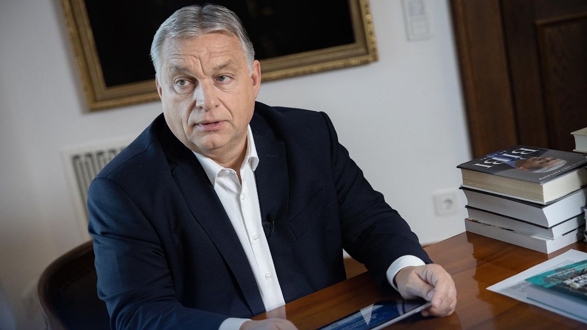 „Készülődnek a huszárok” - a Várból jelentkezett be Orbán Viktor