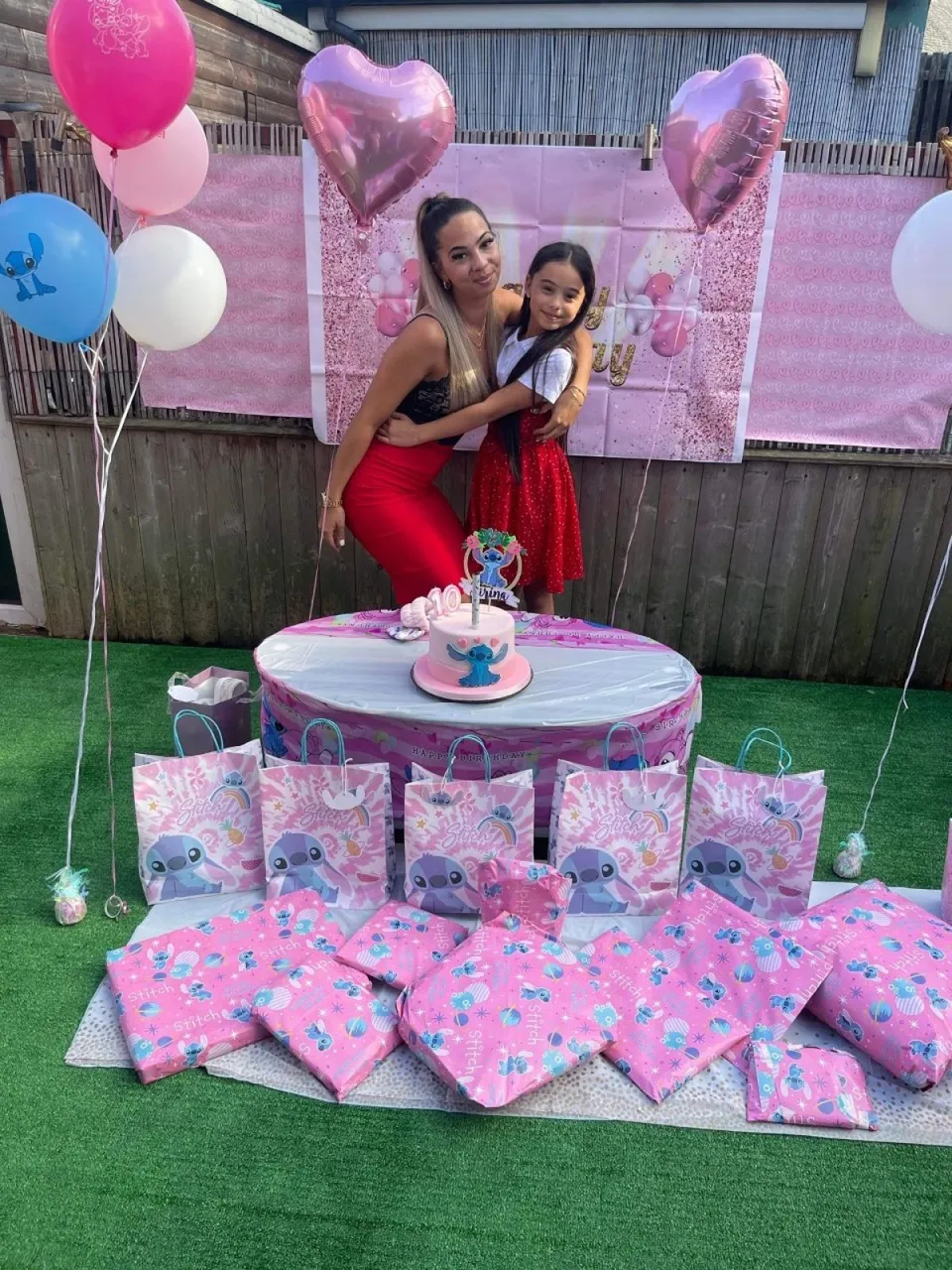 Váradi Karina és édesanyja, Bandula Nikolett.