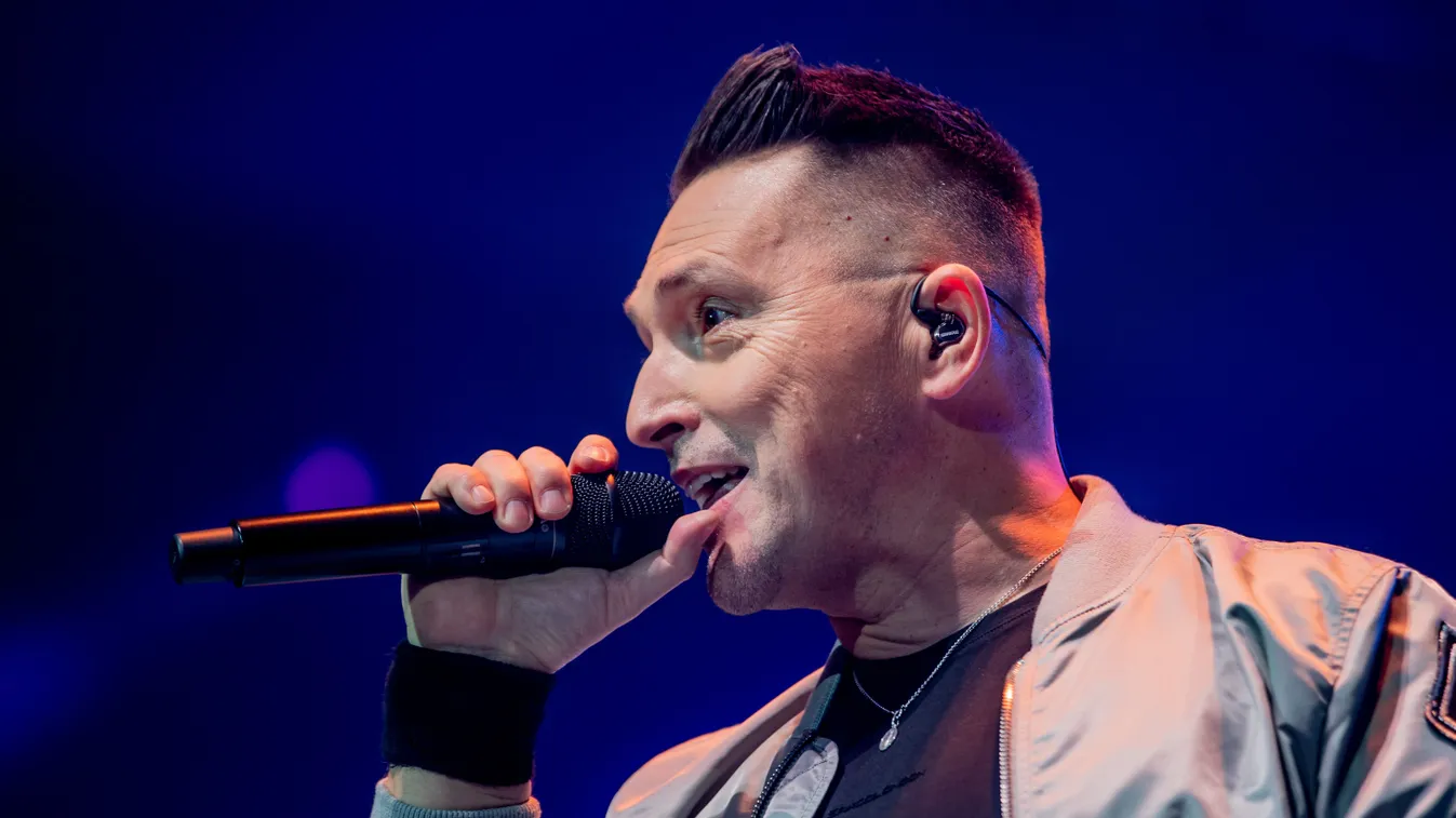 Óriási siker: Ákos fergeteges koncertet adott az Arénában