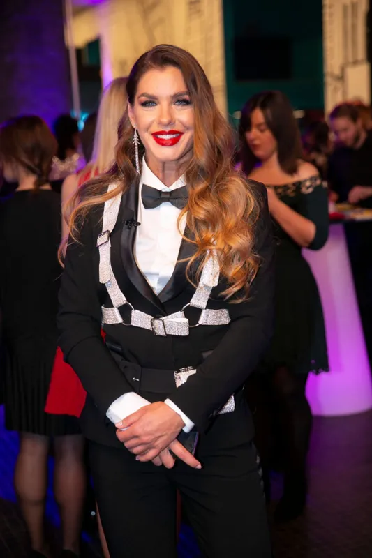 sztár, énekesnő, Dér Heni, 