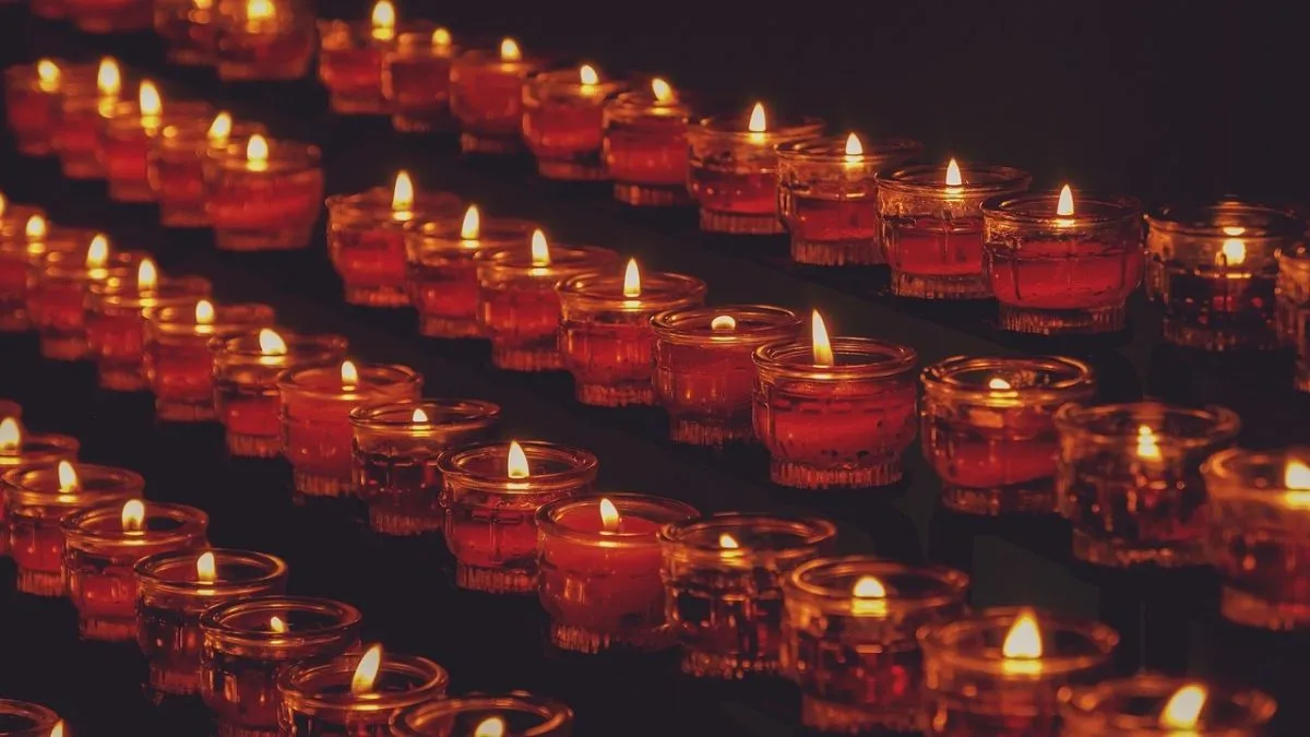 Tóth Kinga, gyász, röplabda, mécsesek, gyertyák, halál, elhunyt,