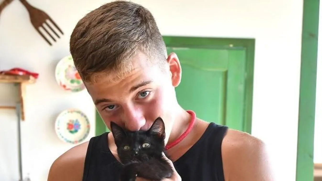 Hoppá: Nem egyedül ment haza Schobert Norbi a Farm VIP-ról