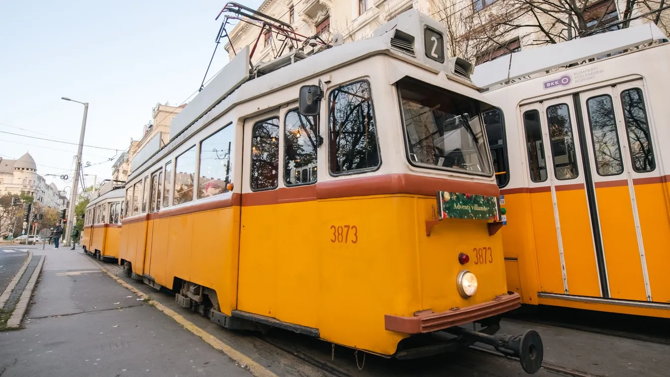 Csupasz villamossal indul Budapest az európai versenyen