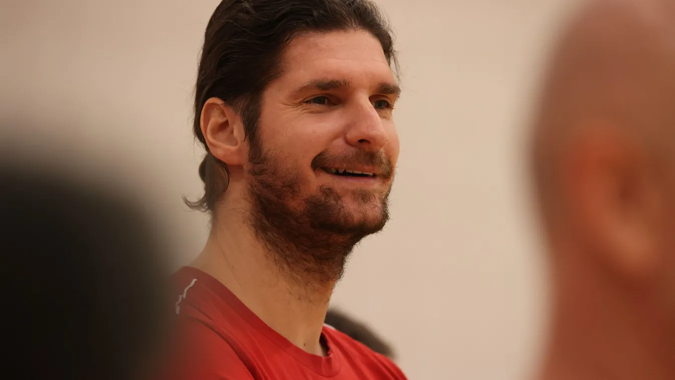 világhírű párja jegyezte el a magyar modellt