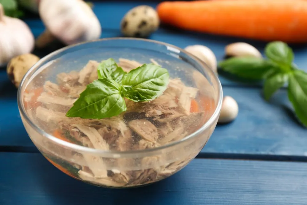 Az isteni kocsonya titka a sok-sok bőrös hozzávaló.