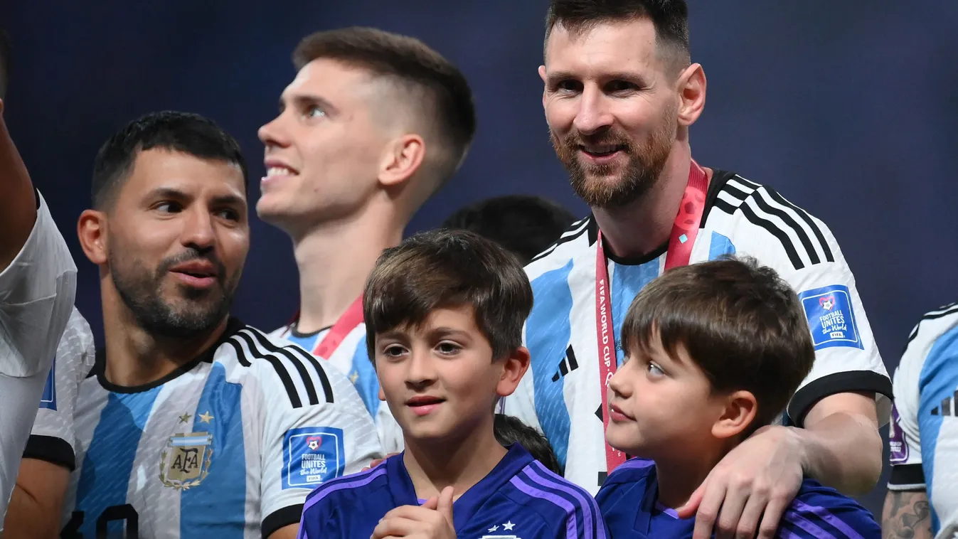 Súlyos betegsége után megjelent a világsztár focista