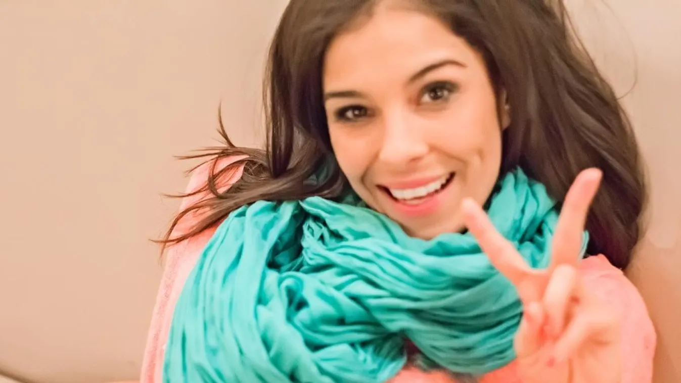 Kiderült, ennyiért lehet megrendelni a dögös magyar sztárt