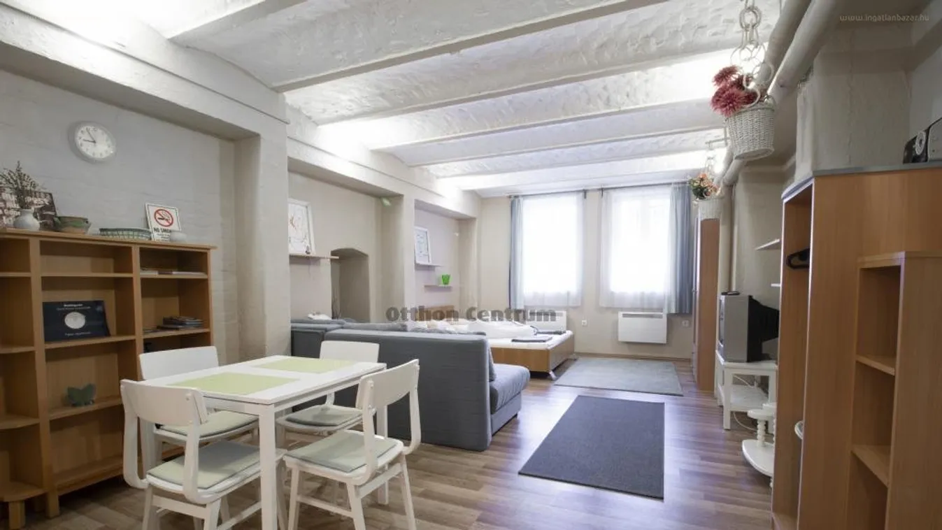 Lakna alagsori lakásban? És a Tabánban…?