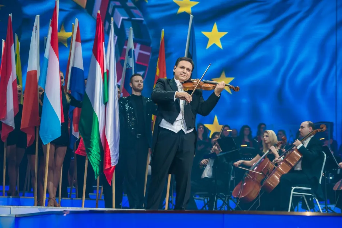 Mága Zoltán Prima Primissima-díjas hegedűművész, Budapest díszpolgára.