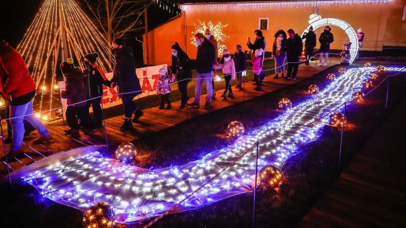 Varázslat több százezer LED-del: Íme a Karácsonyi Meseház