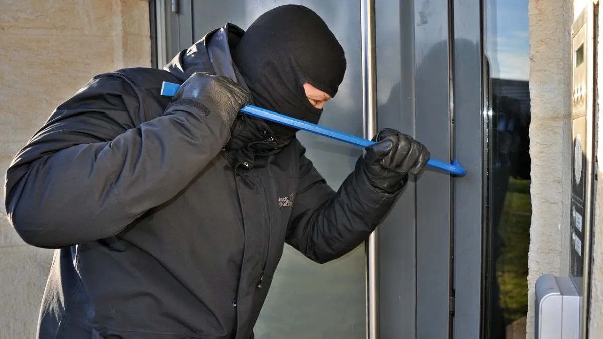 a betörő rossz házba ment be