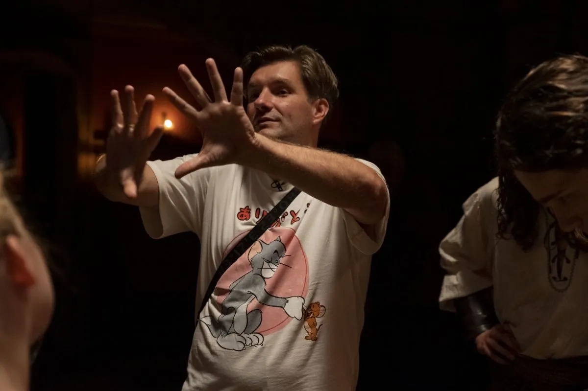 A rendező, Madarász Isti munka közben