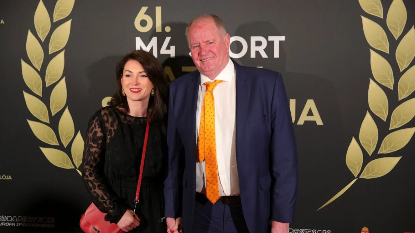 Kemény Dénes mindkét családjával ünnepli a karácsonyt