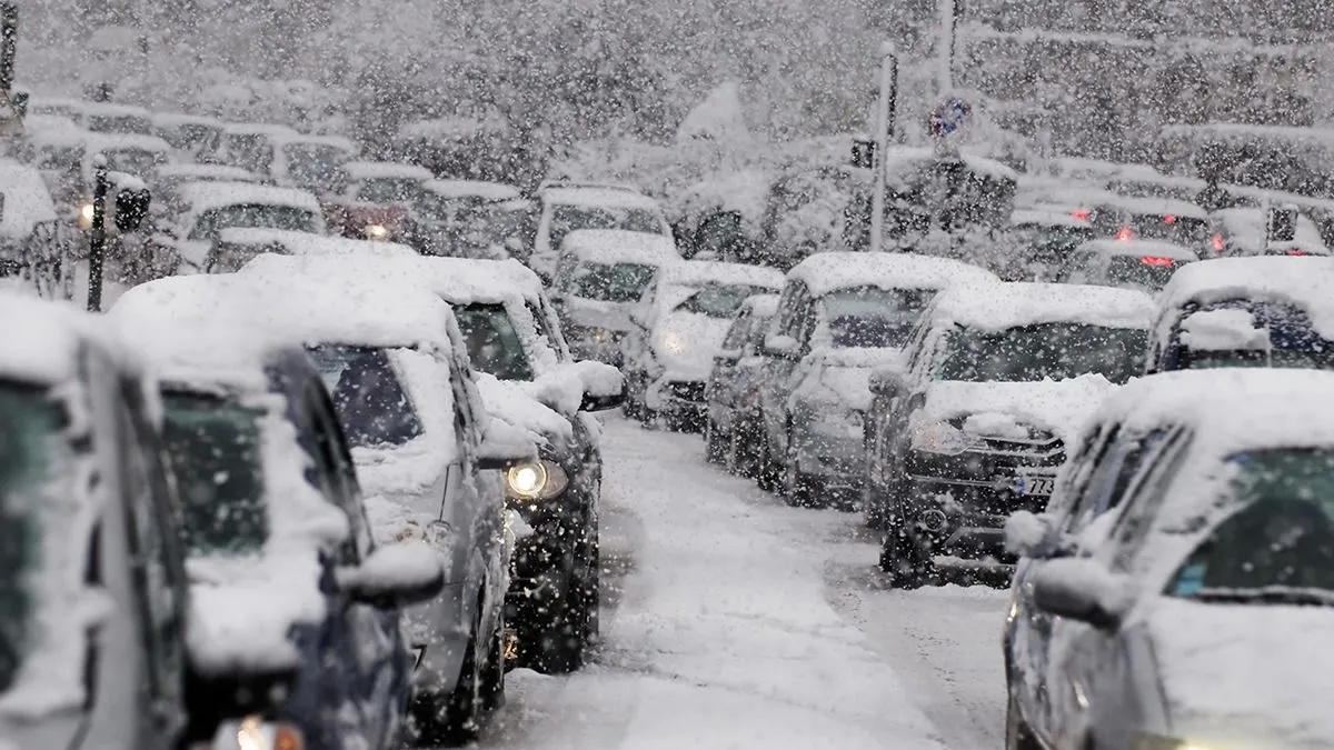 Traffic,Jam,Caused,By,Heavy,Snowfall