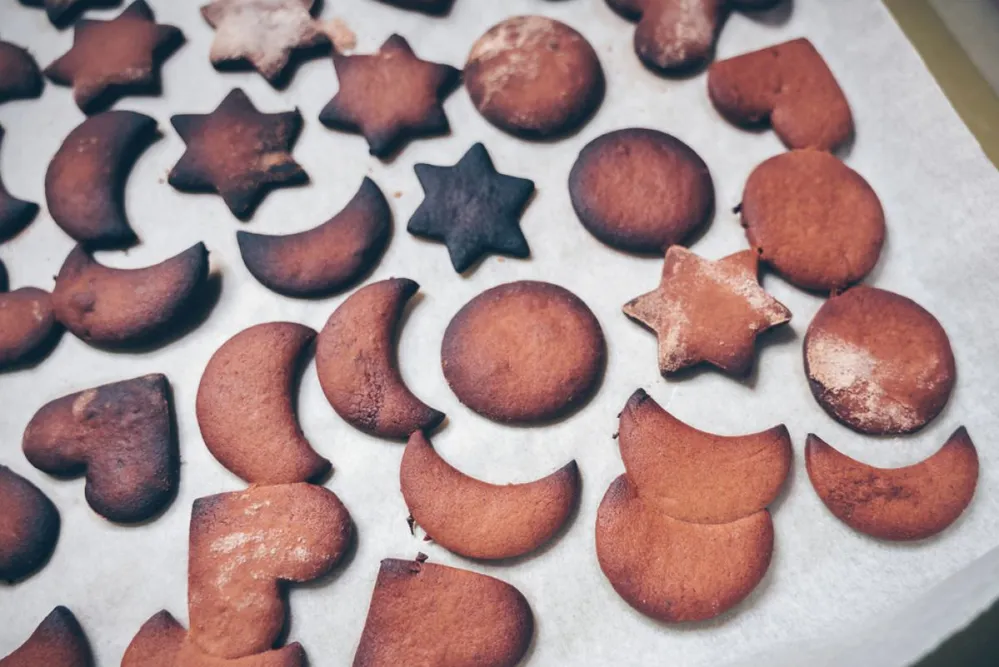 Closeup,View,Of,Burned,Gingerbread,Cookies