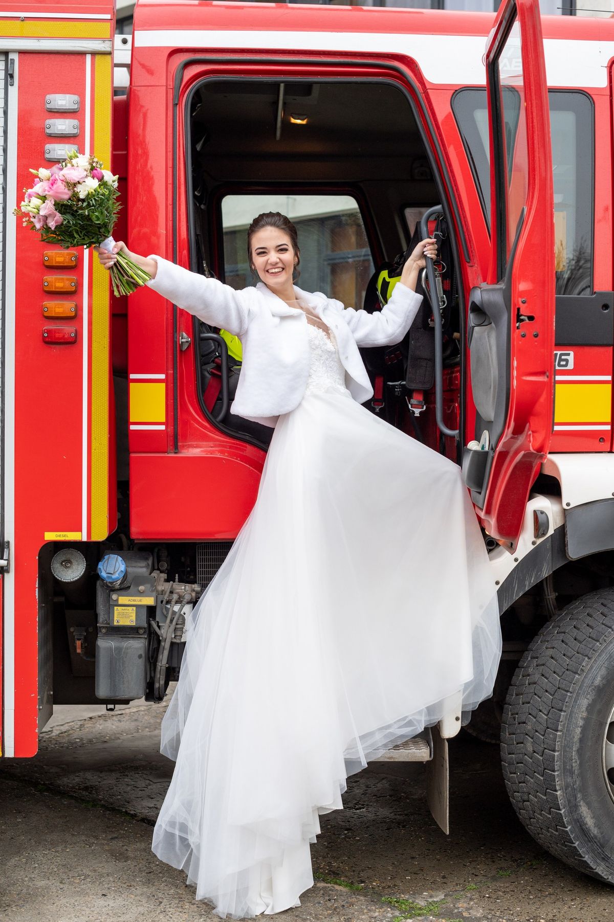 Debreceni tűzoltó esküvő