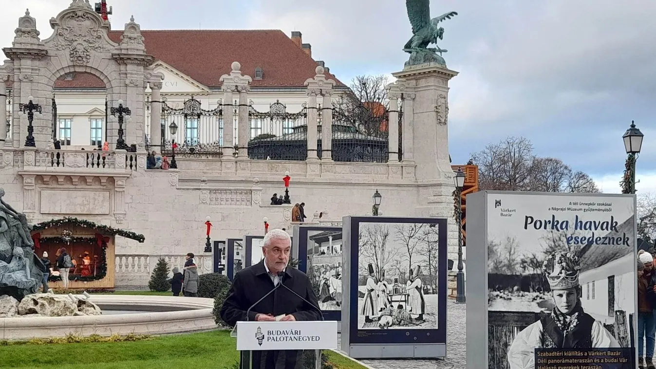Kotyolás, turkajárás, betlehemezés: ez járja most a Budai Várban – Videó
