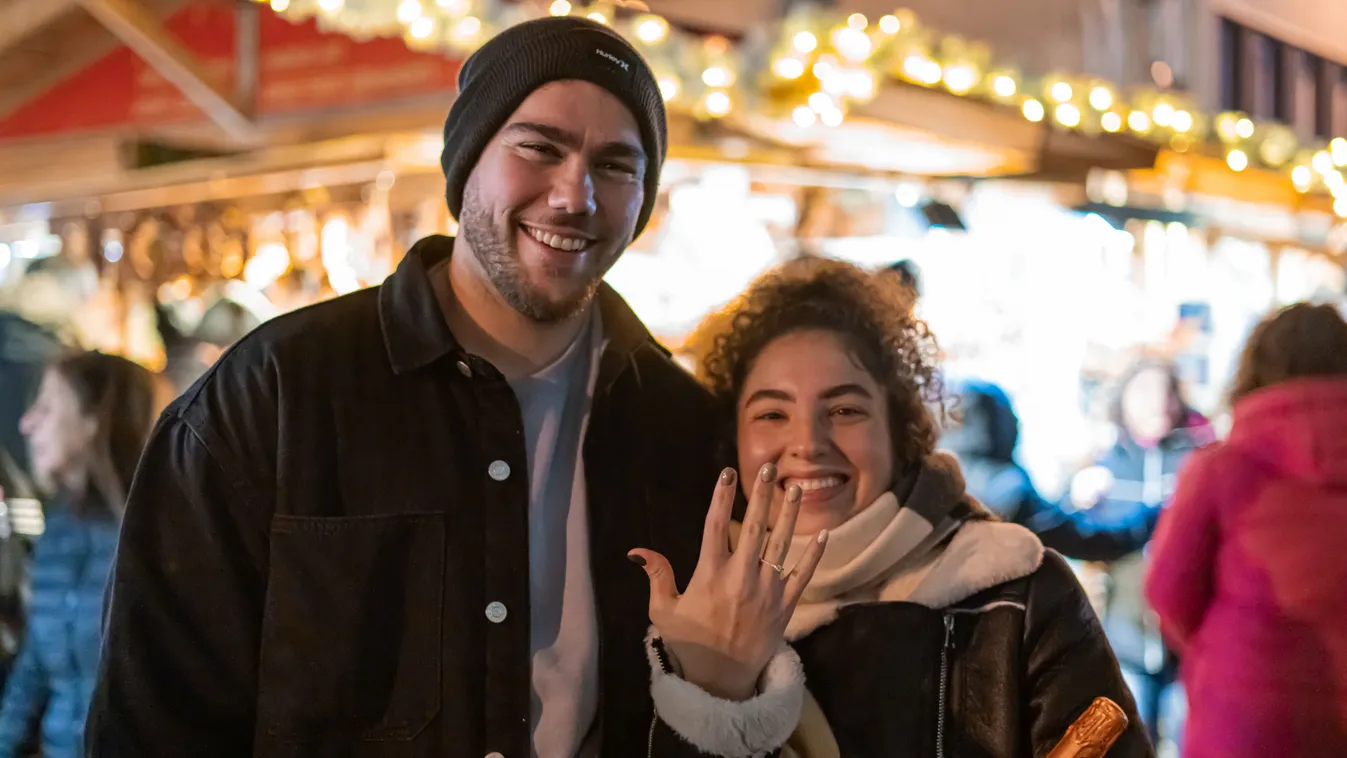 Megható eljegyzés lett a budapesti adventezésből – videó
