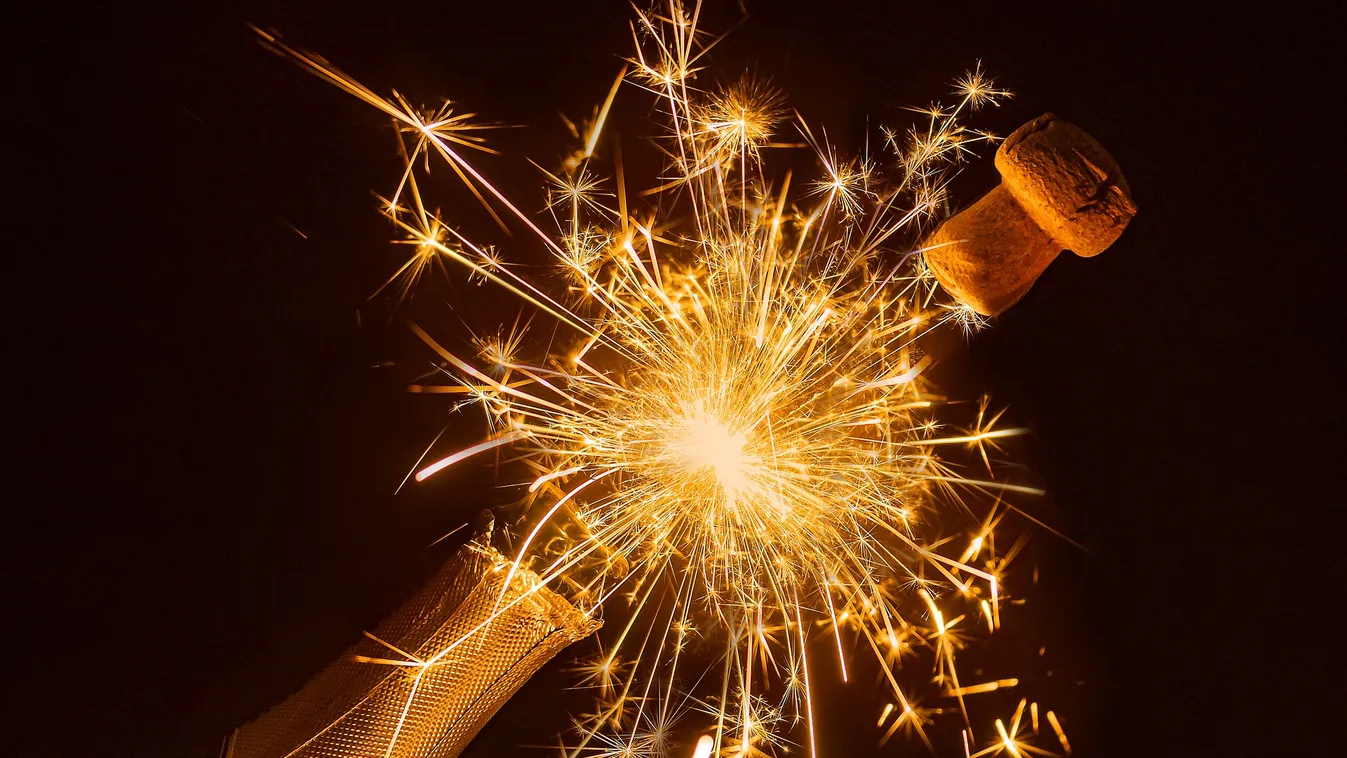 Mennyi lesz idén a pezsgő és a virsli? Íme a körkép!