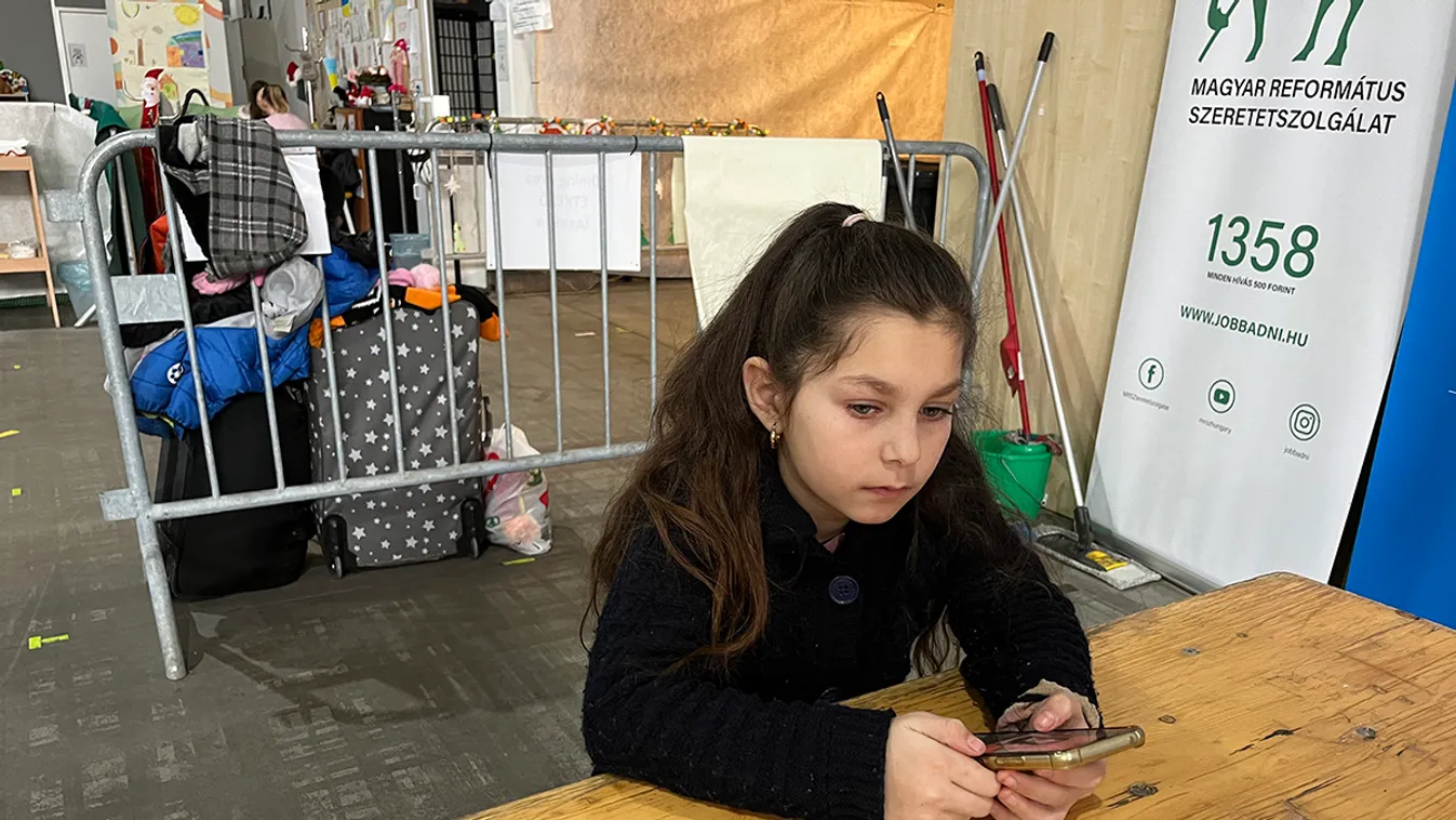 Fegyverekkel játszanak az ukrajnai menekültek gyermekei