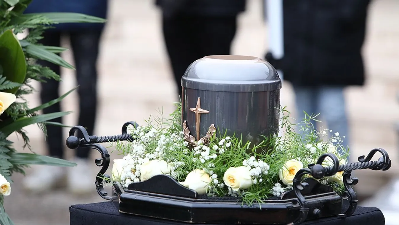 Nagyszerű ember volt – Fotók Csapó Gábor temetéséről