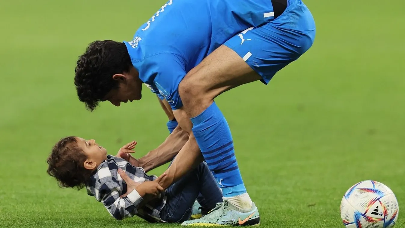 Fagyinak nézte a mikrofont a vb-hős tündéri kisfia - Videó