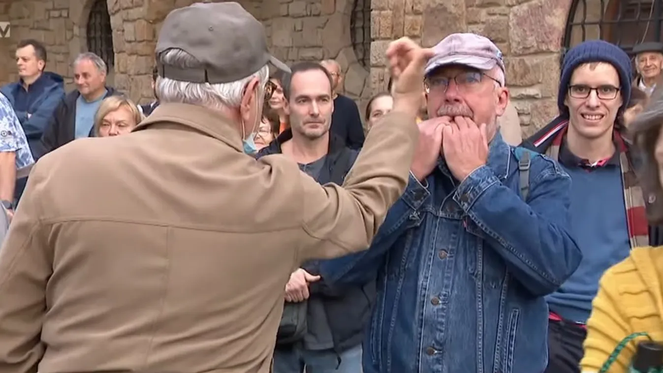 Elszedték a mikrofont a szoci polgármestertől Zuglóban