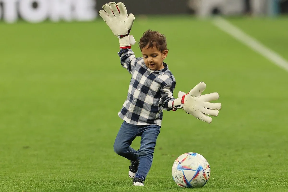 Bunu kisfia, Isaac nagyobb közönségsikert aratott, mint vb-hős apja